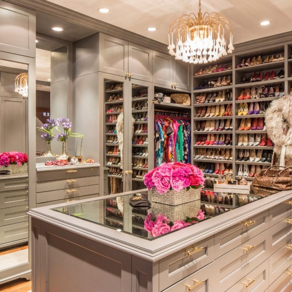 Meet your Posher, Gina